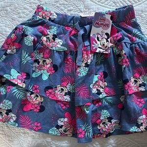 Girls Minnie Mouse size 6-8( 122)